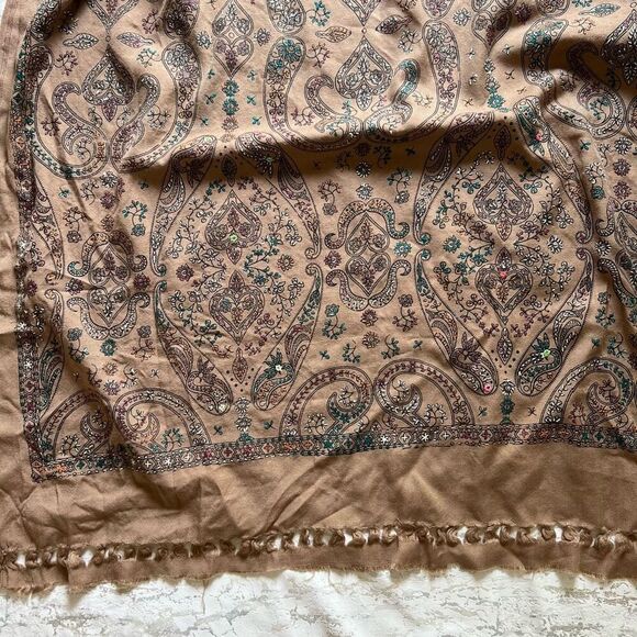 Embroidered sari Scarf - Picture 1 of 8